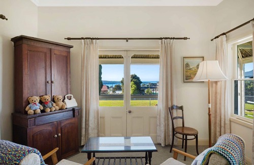 Eden Cottage | Darel - Fenced Yard and great boat parking