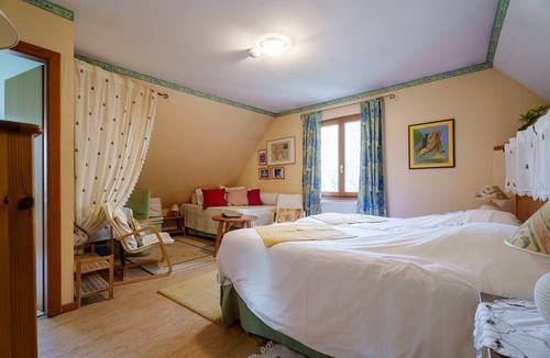 Boersch Bed & Breakfast | Darjeeling Guest Room