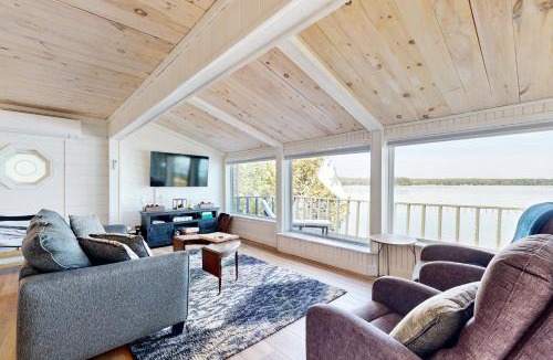 Weeks Mills House | Dark Harbour Cottage