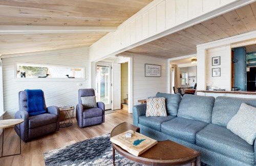 Weeks Mills House | Dark Harbour Cottage