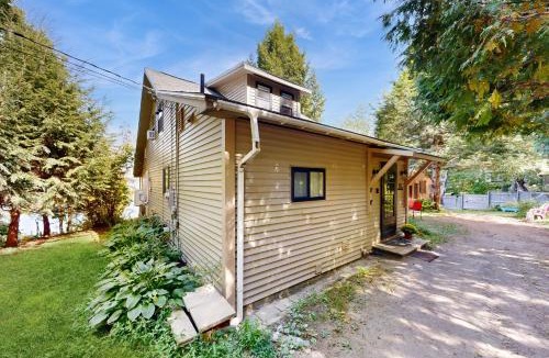 Weeks Mills House | Dark Harbour Cottage