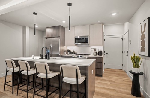 Mantua Apartment | Dark Midnight 2.0