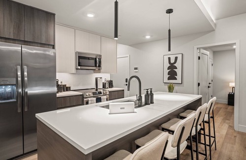 Mantua Apartment | Dark Midnight 2.0