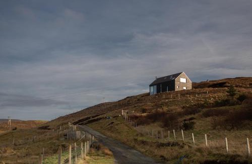 Waternish House | Dark Skye Cottage