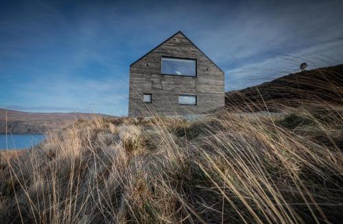 Waternish House | Dark Skye Cottage