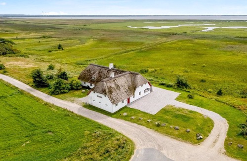 Vemb House | "Darleen" - 850m to the fjord by Interhome