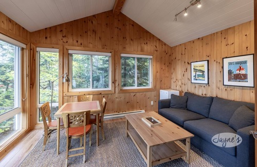Seguin Cottage | Darling 3 bed 2 bath cottage on Lake Joseph with Bunkie! NW Exposure! Boathouse