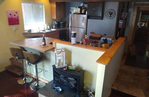 Lake Forest House | Darling Cabin at the Heart of Tahoe City. Pool. Jacuzzi. Wifi. Tennis.