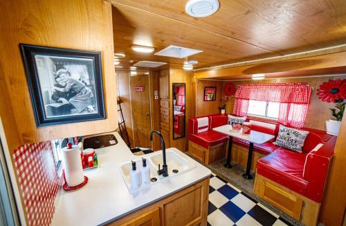 Granite Hills Apartment | Darling Daisy Retro RV Adventure