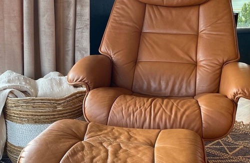 Poulsbo House | Darling Mid-Century Cottage in Downtown Poulsbo! Small dogs welcome Walk to town