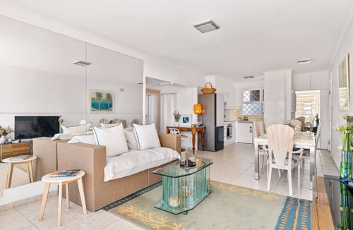 Darling Point Apartment | Darling Point Apartment with Harbour Bridge Views