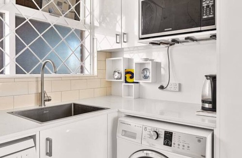 Darling Point Apartment | Darling Point Apartment with Harbour Bridge Views