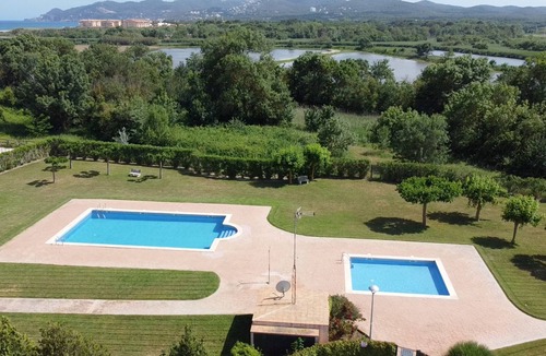Mas Pinell Ski Chalet | Daró 2D 36 - Pool, 250m away from the beach