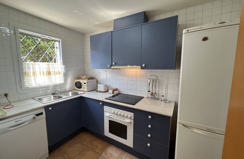 Mas Pinell House | Daró 3D 35 - 150m from the beach, corner house and pool