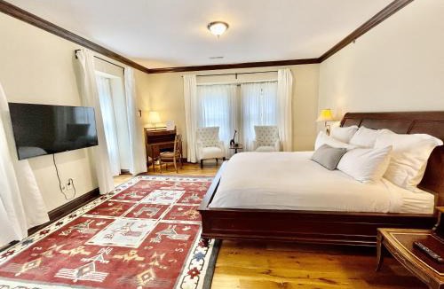 Rochester Hotel | Dartmouth House Inn