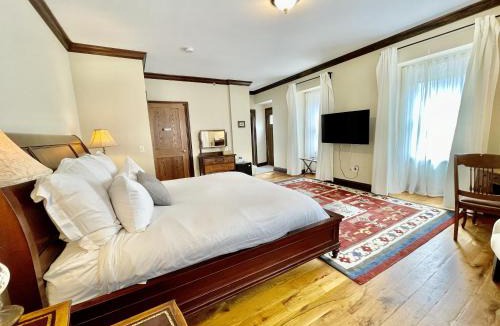 Rochester Hotel | Dartmouth House Inn