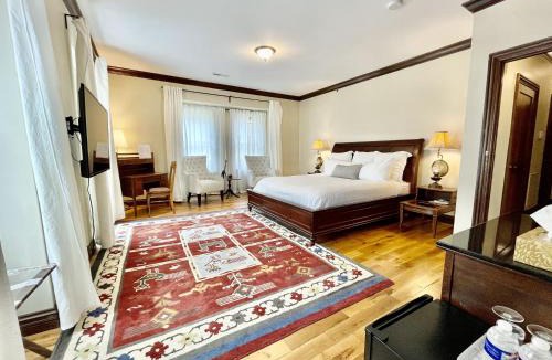 Rochester Hotel | Dartmouth House Inn