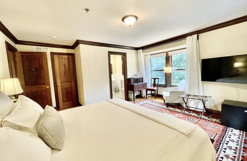 Rochester Hotel | Dartmouth House