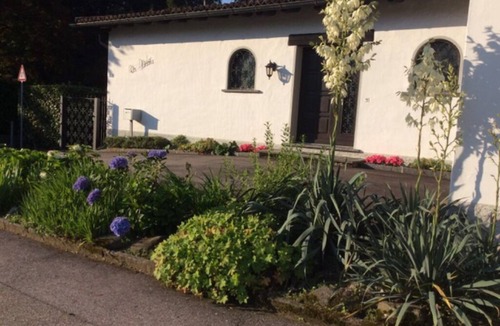 Caslano House | das Haus Liegt in See und Golfplatznähe. Doppelgarage und Parkplatz, Schwimmbad