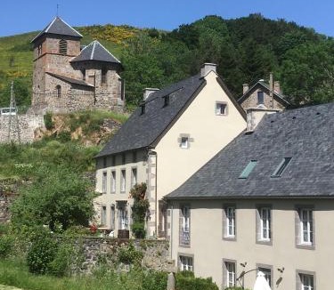 Saint-Anastaise House | DATCHA ANASTASIA