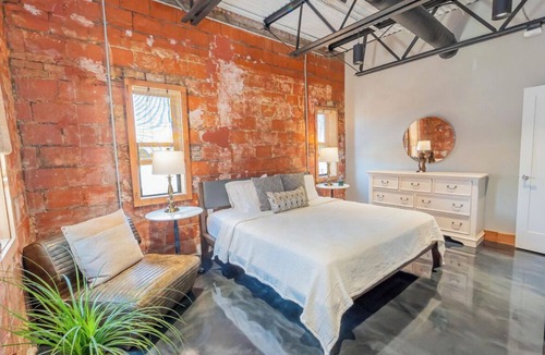 Jacksonville Hotel | Date Night Redefined! Boutique Hotel *Must See*