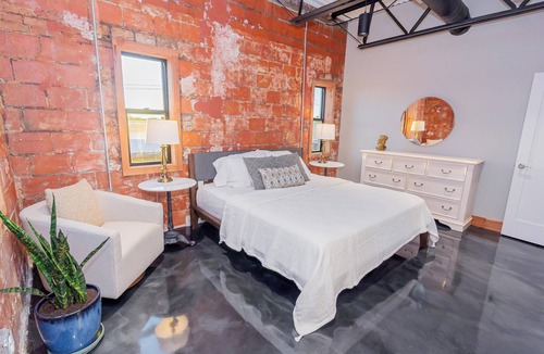 Jacksonville Hotel | Date Night Redefined! Boutique Hotel *Must See*