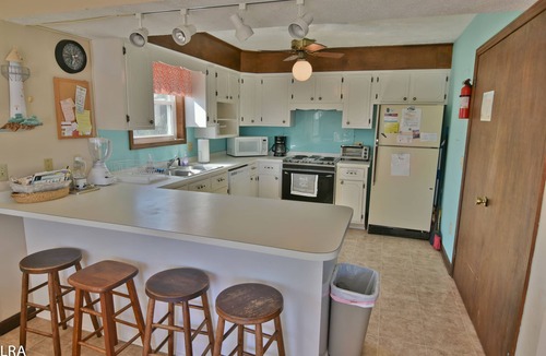 Surf City House | Daughtry: Sun, Sand & Coastal Comfort