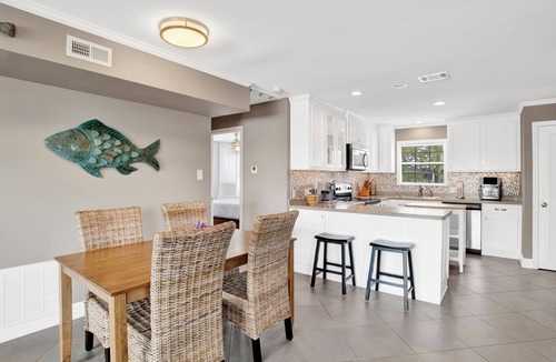 Audubon Place Condo | Dauphin Island Do-it Island Style