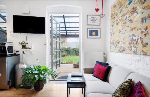 Randers Bed & Breakfast | Davaa's Bed & Breakfast