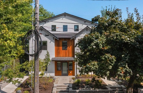 Minor House | Dave's Sweet Suite - 84 Walkscore!