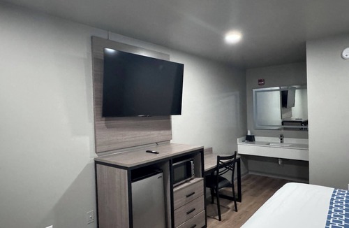 Lawrenceburg Hotel | David Crockett Motel
