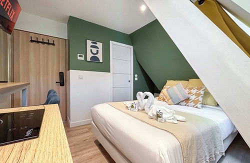 Amerique Apartment | David D Angers 61 - Studio Apartment, Sleeps 2