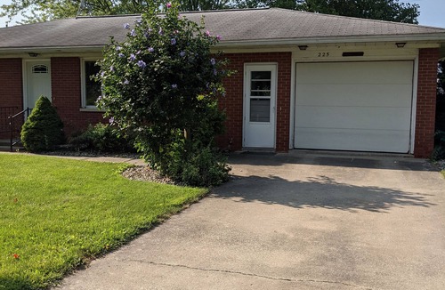 Shipshewana House | Davis Street Shipshewana