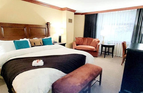 Olympic Valley Resort | Dav’s Ski-in/Ski-out King Studio resort @ Everline