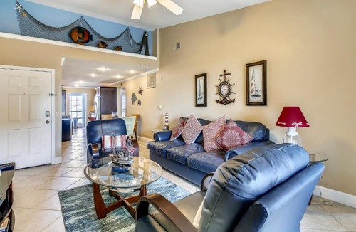 Galveston Apartment | Dawn 831-Beach Getaway
