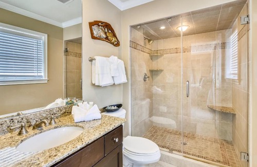 Galveston Apartment | Dawn 831-Beach Getaway