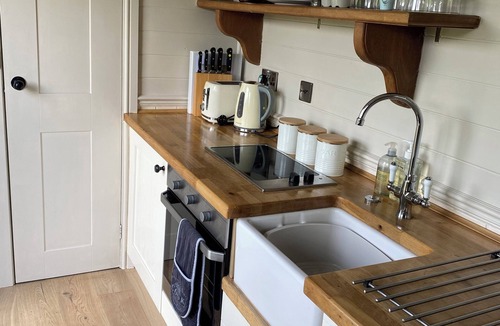 Beccles Cabin | Dawn Chorus Holidays