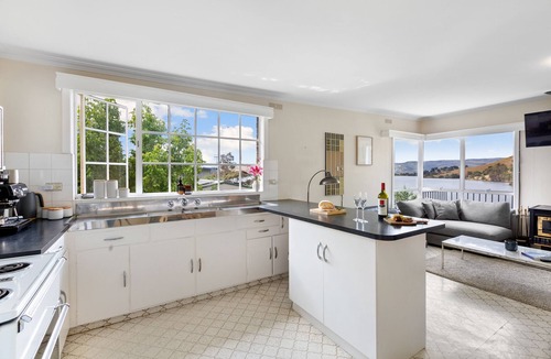 Bonnie Doon House | Dawn Cove - Waterfront Bonnie Doon