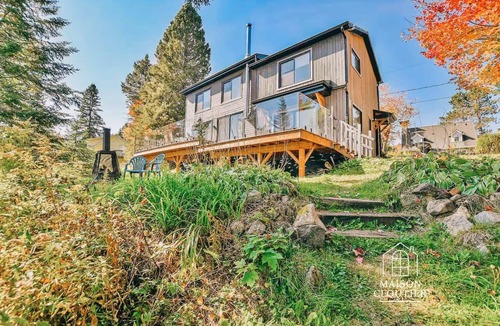 St-Adolphe-d'Howard Ski Chalet | Dawn of the Lake – Saint-Adolphe-d'Howard