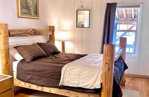 Chemult Hotel | Dawson House Lodge