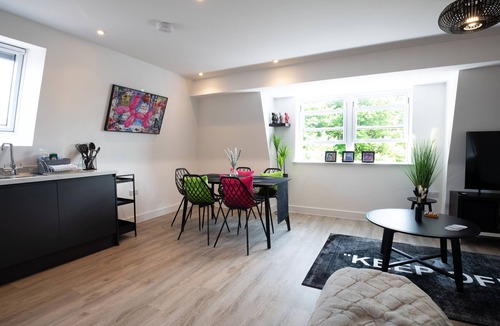 Southampton City Centre Apartment | Dawson House- with free parking