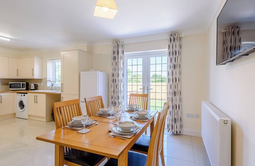 Mablethorpe and Sutton Cottage | Dawson Park 3 - UK12662