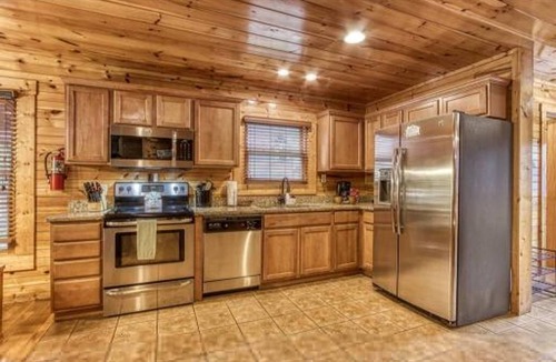 Hemlock Hills Apartment | Day Dreamer Cabin With Views by Beyond Expectations