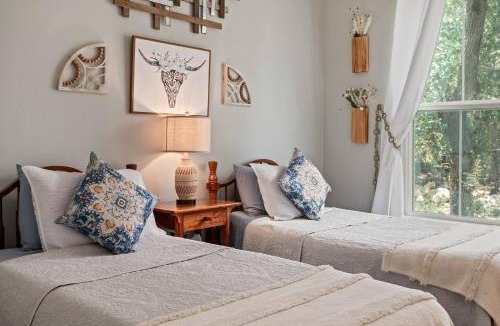 Dripping Springs House | Day Drippin' Farm-stay