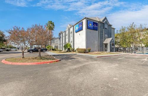 San Antonio Hotel | Day Inn by Wyndham San Antonio Downtown