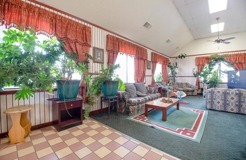 Elkhart Hotel | Day lite inn