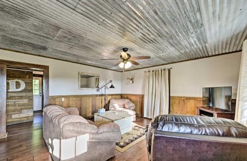 McLennan County House | Day Trip to Waco & Temple: House on Cattle Farm