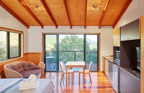 King Scrub Cottage | Dayboro Cottages