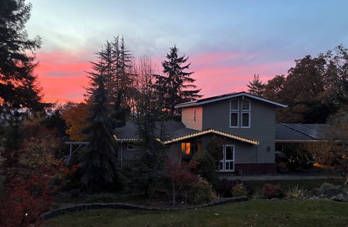 Salem Apartment | Daylight Basement Studio