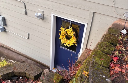 Salem Apartment | Daylight Basement Studio